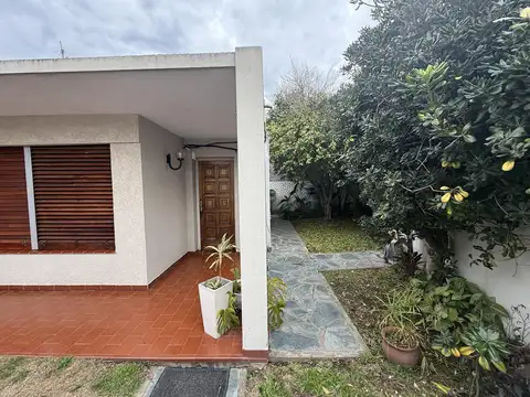Casa en Venta en Turdera, USD 129.000