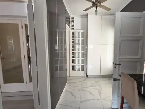 Casa en Venta con 4 cocheras