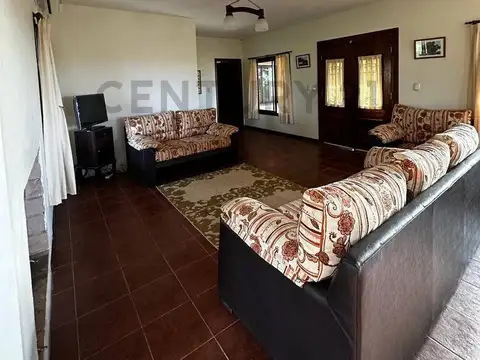 Casa 5 ambientes con 2 baños