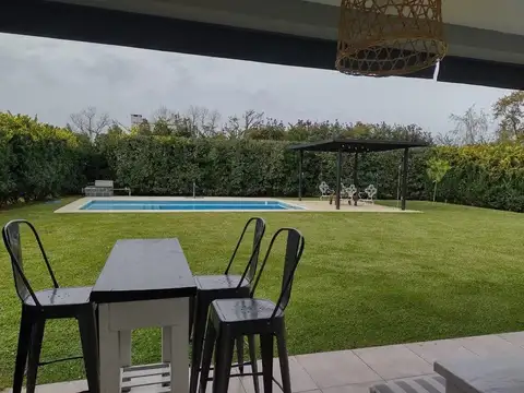 Hermosa casa en alquiler temporal - Haras Santa María - Barrio Privado  - Escobar