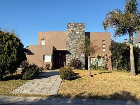 Hermosa casa en alquiler temporal - Haras Santa María - Barrio Privado  - Escobar