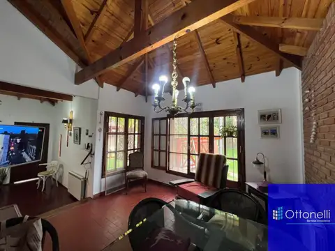 Casa 4 ambientes con 3 baños