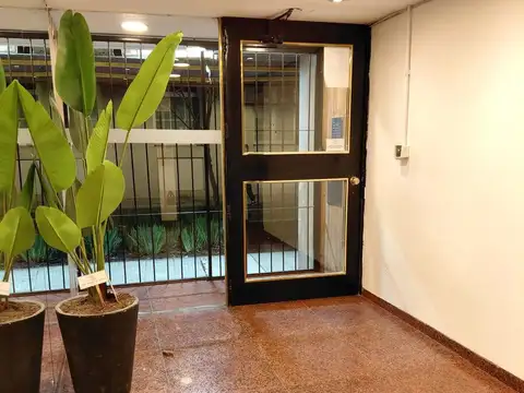 Departamento monoambiente con BALCON zona Retiro