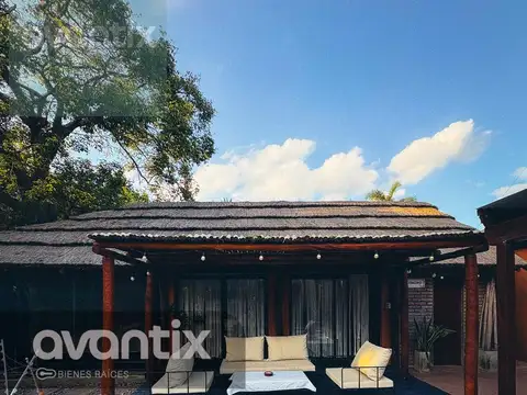 Casa 8 ambientes con 3 baños