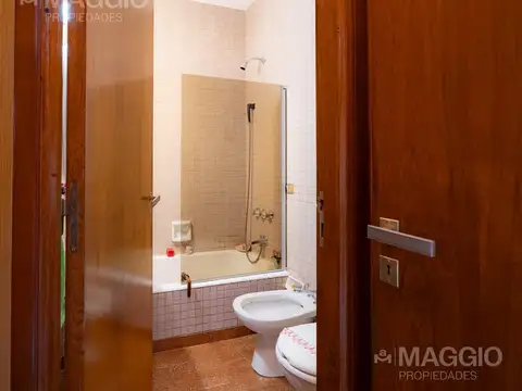 Casa 5 ambientes con 5 baños