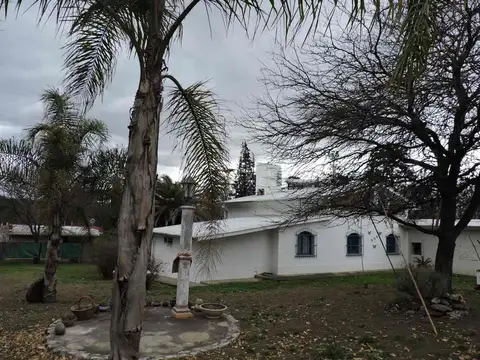 Casa en Venta con 2 cocheras