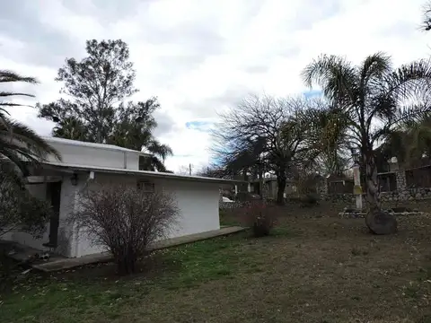 Casa 12 ambientes con 4 baños