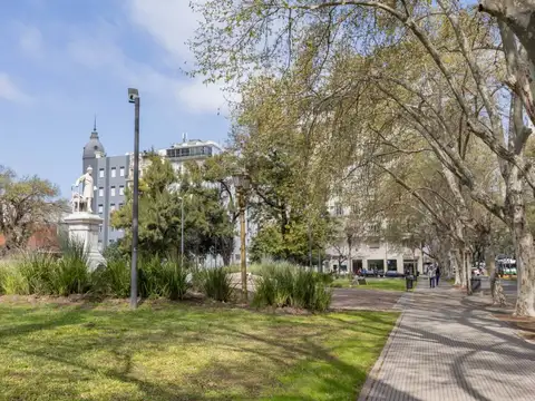 Petit hotel frente a Plaza Roma