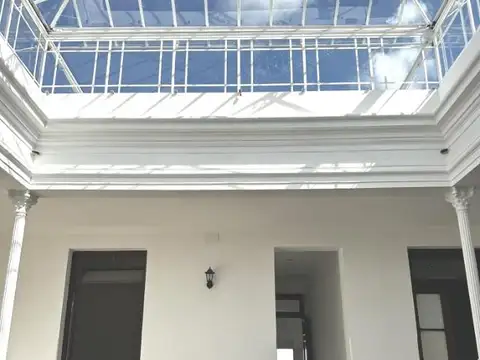 Casa 6 ambientes con 2 baños