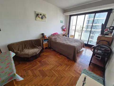 VENTA Monoambiente con balcón piso alto