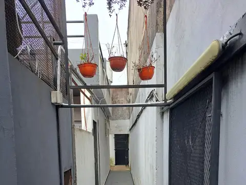 Departamento tipo casa en venta en Mataderos