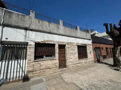 Excelente Casa Lote Propio 10x21,48 con Jardín y Terraza