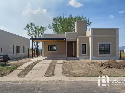 Casa en Alquiler de 3 dormitorios