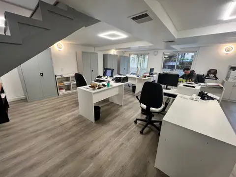Oficina 7 ambientes con 3 baños