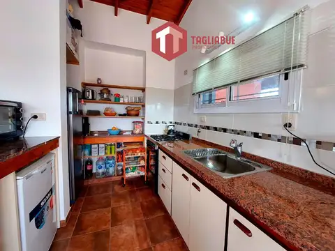 Casa 4 ambientes con 2 baños