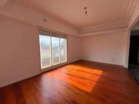 Depto Tipo Casa 4 ambientes con 1 baño