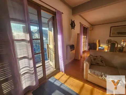 Depto Tipo Casa 3 ambientes con 2 baños