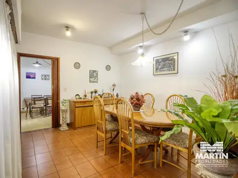 Casa 5 ambientes con 3 baños