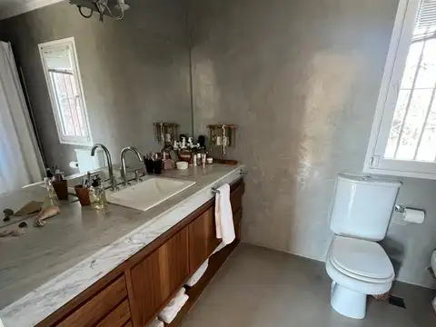 Casa 6 ambientes con 3 baños