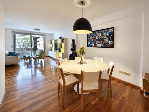 Venta Unico 4 Ambientes con Dependencia y Cochera Fija y Cubierta
