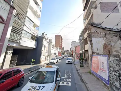 Excelente terreno para emprendimiento 7,90 x 71 mts. en Balcarce al 100, SMT