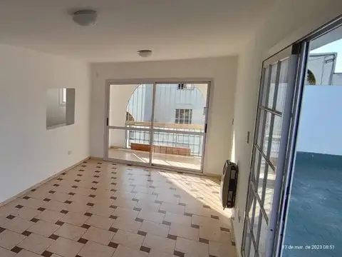SEMIPISO 3 DORMITORIOS CON TERRAZA Y  2 BALCONES