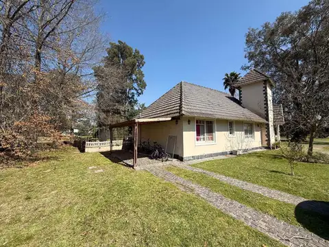 Casa en Venta con 2 cocheras