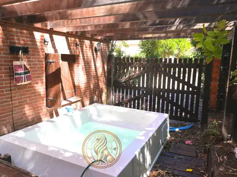 Depto Tipo Casa 4 ambientes con 2 baños