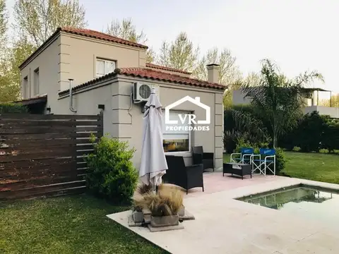 Casa 6 ambientes con 2 baños