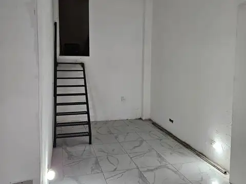 Local en Alquiler Via Púb.