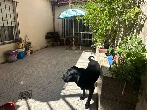 Casa 5 ambientes con 2 baños