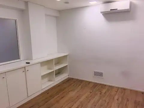 Oficina en Alquiler en Moron, $ 800.000