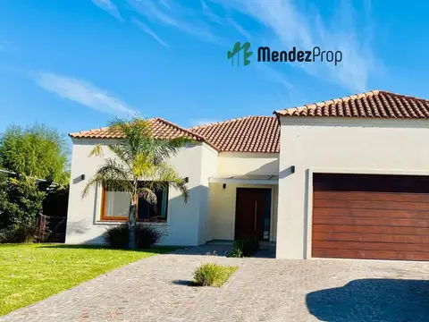 Casa en Venta con 6 cocheras