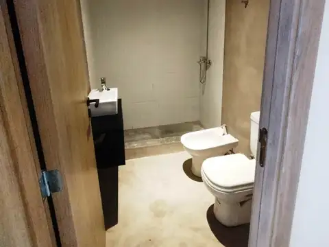 VENTA - amplio Departamento monoambiente tipo loft - Planta Baja con PATIO - Monte Grande