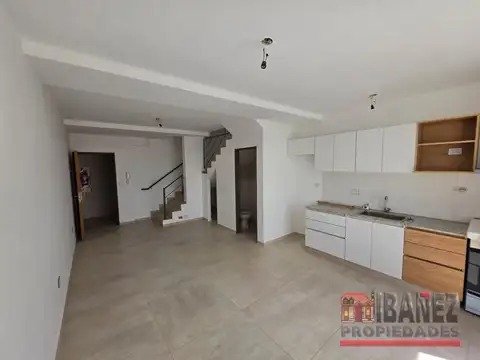 Depto Tipo Casa 2 ambientes con 2 baños