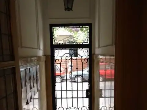 Casa 6 ambientes con 2 baños