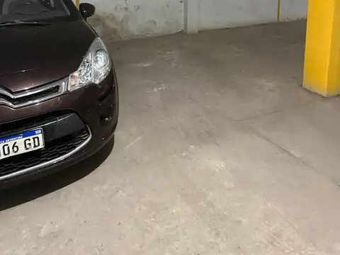 CINCO COCHERAS EN VENTA EN SUIPACHA 2900