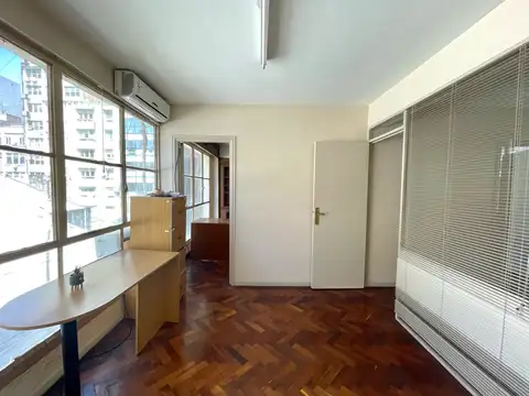 Microcentro: Excelente oficina, 4 despachos, apto profesional - Maipu 859 5º-