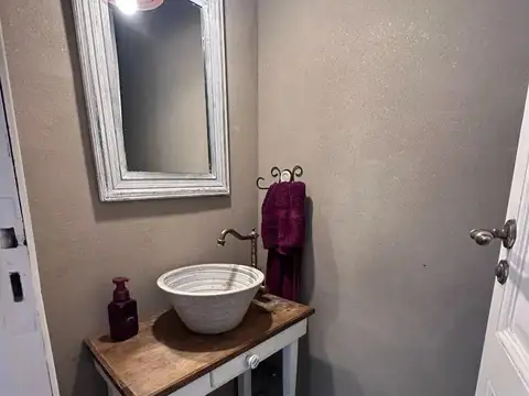 Casa en Venta con 3 cocheras