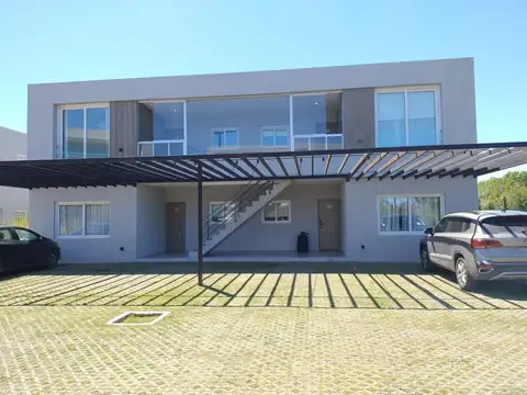 ALQUILER PILARA TOWN HOUSES - AMUEBLADO A ESTRENAR