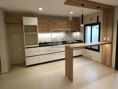 Casa 3 ambientes con 2 baños