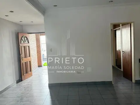 Casa 5 ambientes con 2 baños