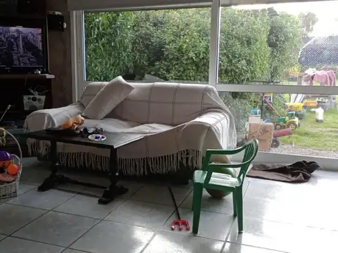 Casa 3 ambientes con 2 baños