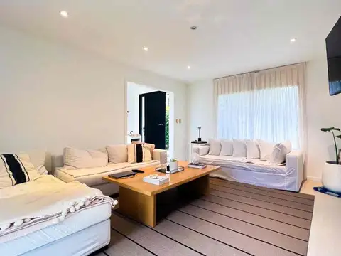 Casa en Venta en Grosellar, USD 299.000
