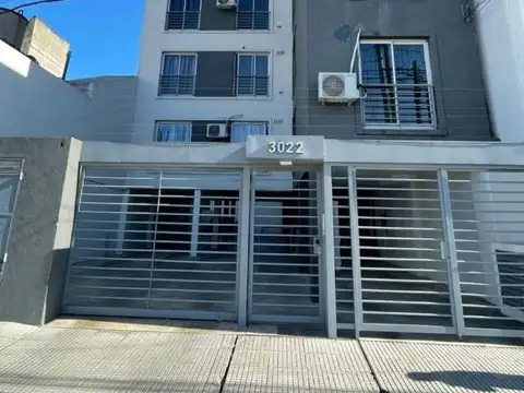 Moderno departamento de 2 ambientes sobre Av. Pte Peron