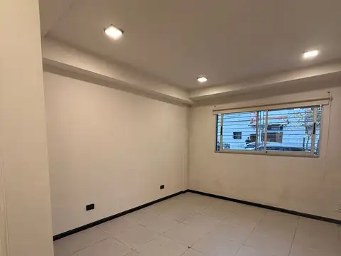 1 ambiente Villa Urquiza SEMI ESTRENAR PB FRENTE Luminoso 22m2 Zado 3200