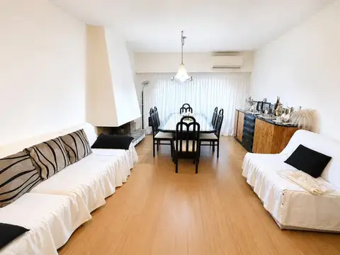 CASA DE 5 AMBIENTES CON PATIO Y DOS TERRAZAS