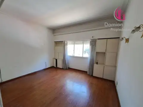 VENTA PH 3 AMBIENTES CON DEPENDENCIA, 1° PISO POR ESCALERA