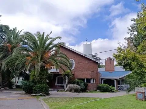 ALQUILER CAS 4 AMB  PILETA BARRIO CERRADO LELOIR