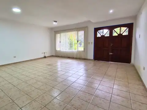 VENTA CASA 4 AMBIENTES  AlLTOS DEL SOL APTO CREDIT